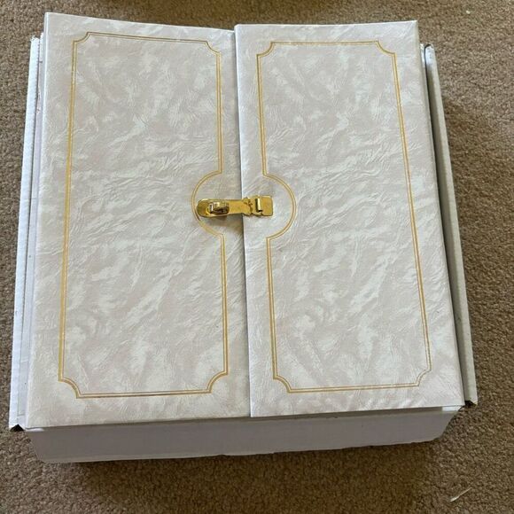 Vintage Photo Memory Book Holds 3” x 5” Photos New In Box - Picture 1 of 5